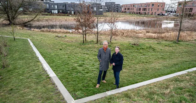 Linda og Ole ved paddehegn